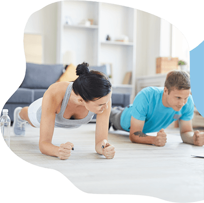 Frau und Mann treiben Sport